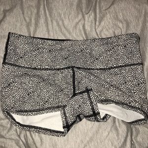 lululemon athletica Shorts - floral lululemon shorts lululemon athletica Shorts - floral lululemon shorts